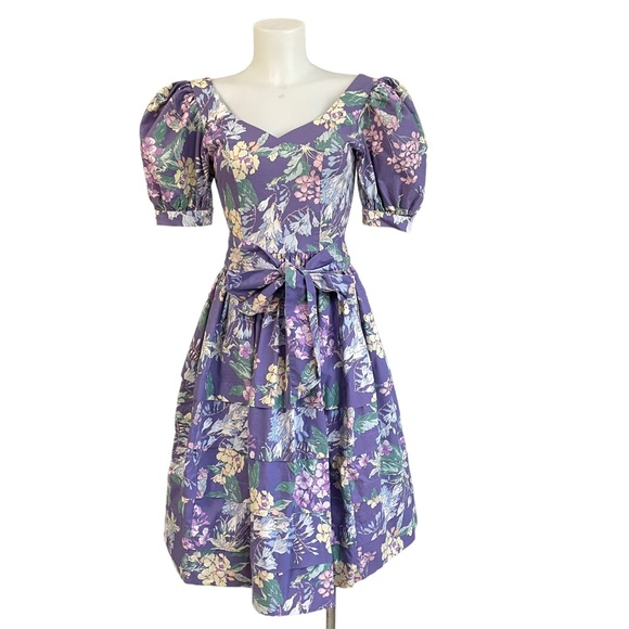 Laura Ashley Dresses & Skirts - LAURA ASHLEY Vintage Lavender Floral Sweetheart Fit & Flare Dress US 8/UK 10